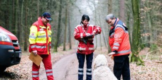 29 Rettungshunde und Hundeführer legen Prüfungen ab