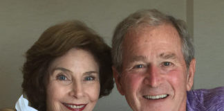 George W. Bush adoptiert Hundewelpen